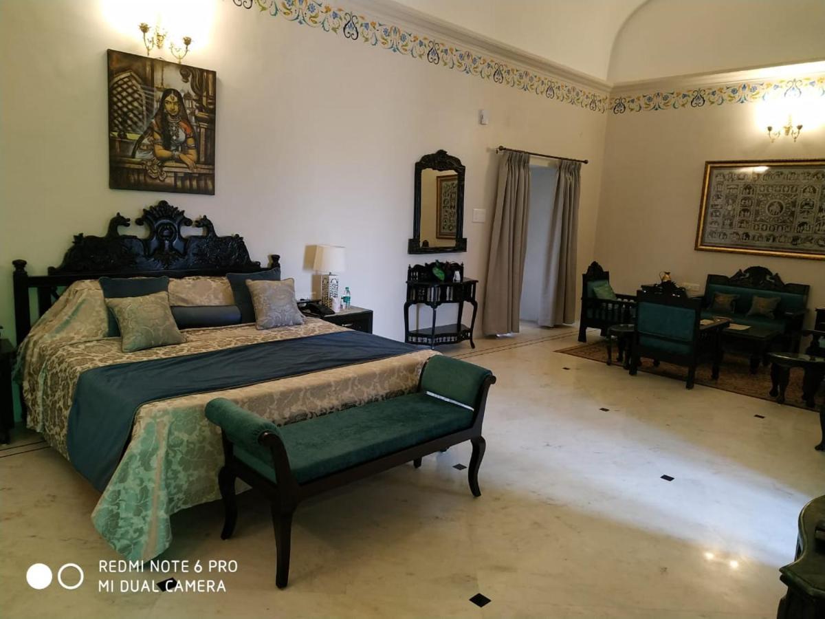 Mpt Sheesh Mahal, Orchha Hotel Bagian luar foto