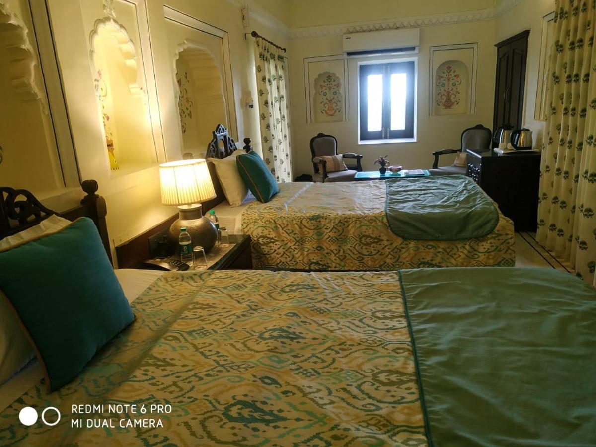 Mpt Sheesh Mahal, Orchha Hotel Bagian luar foto