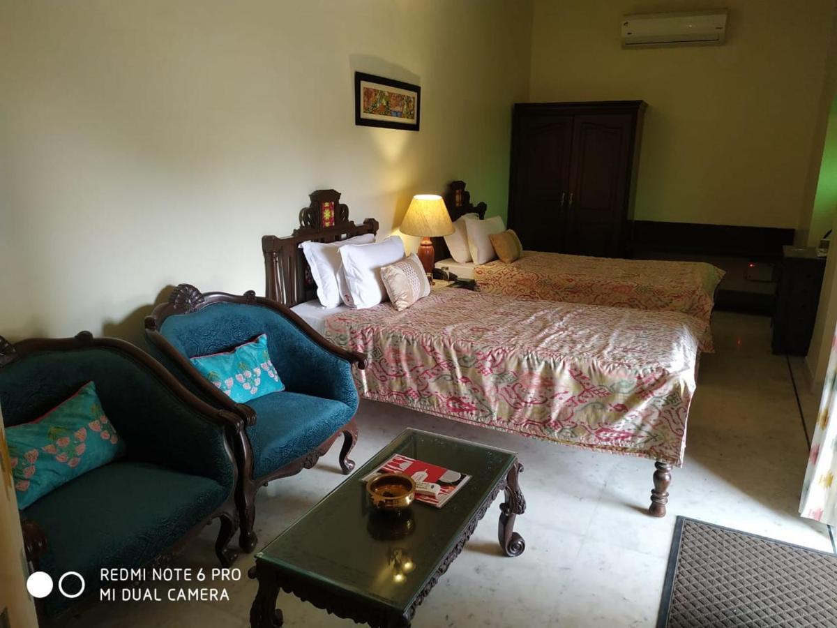 Mpt Sheesh Mahal, Orchha Hotel Bagian luar foto