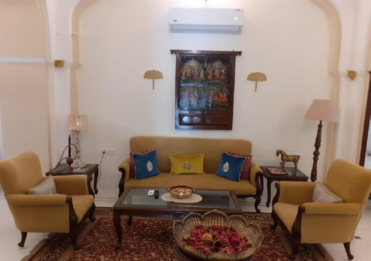 Mpt Sheesh Mahal, Orchha Hotel Bagian luar foto