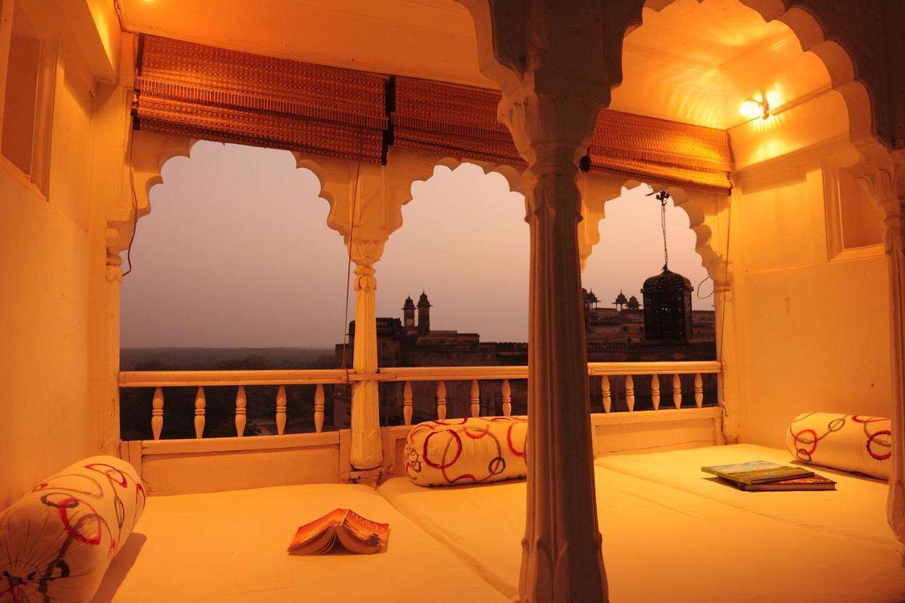 Mpt Sheesh Mahal, Orchha Hotel Bagian luar foto